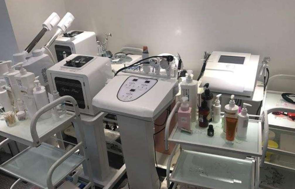 如何辦理小型美容院加盟的營業執照？